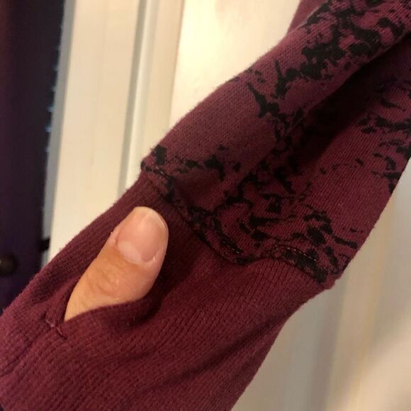 Zella Girls Pullover Crew Neck Front Pocket Long Sweatshirt Burgundy and Black - Picture 4 of 12